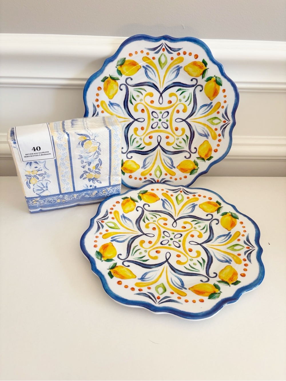 Nicole Miller Lemon Motif Melamine Dinner Plates in Yellow & Blue